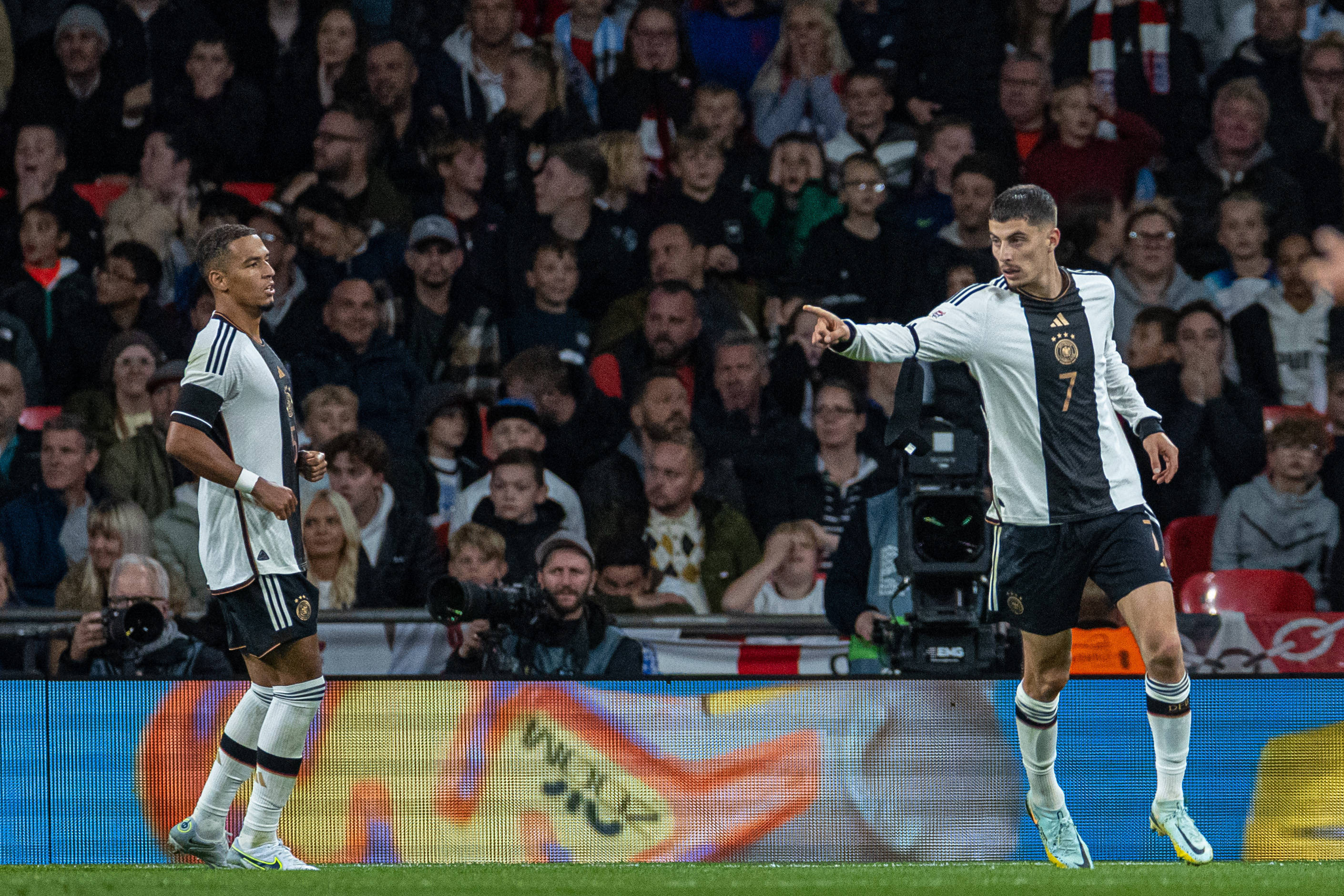 英格兰队战平保加利亚,积分暂居第二的简单介绍