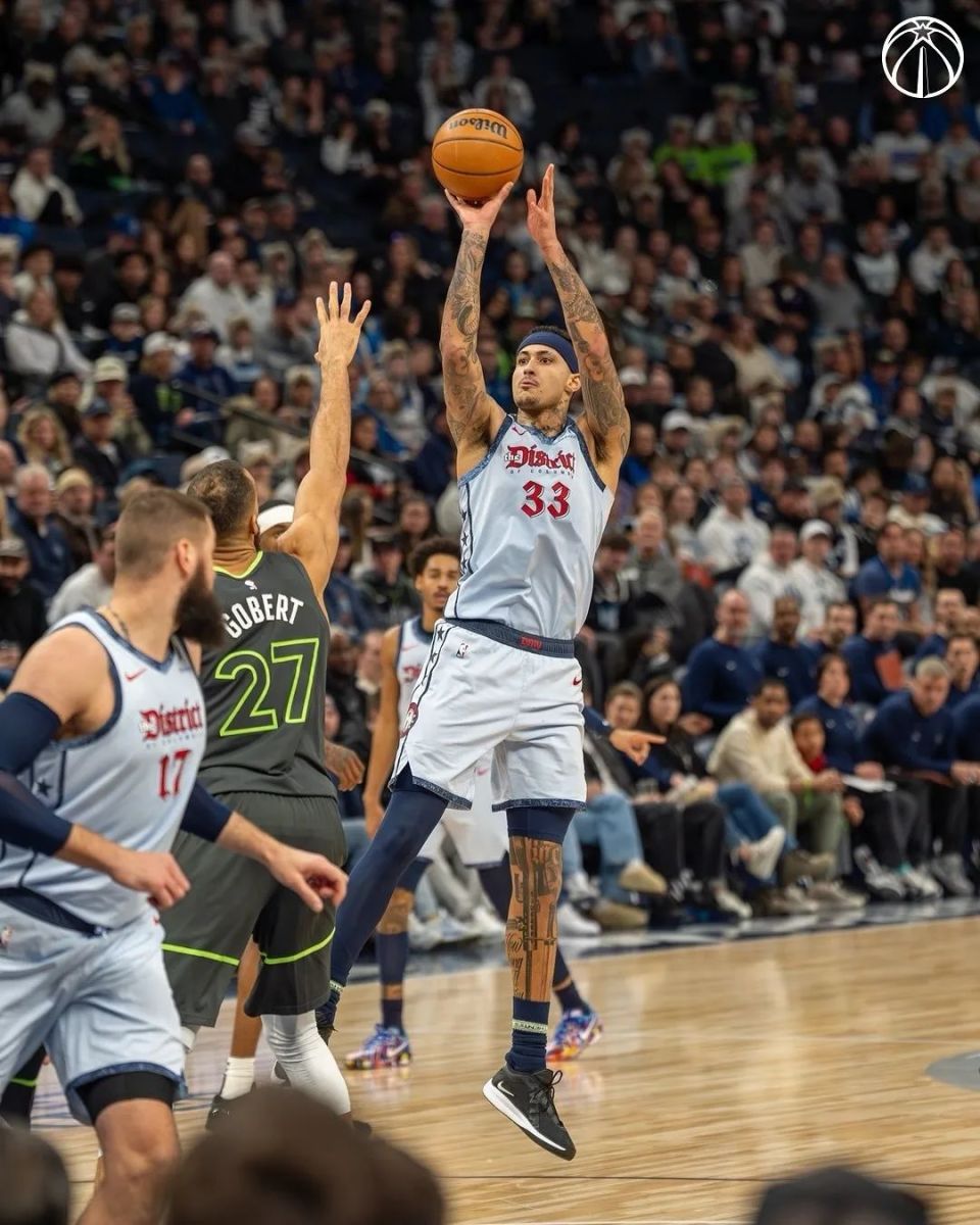 杜兰特复出首战，东契奇状态火爆，爵士成为焦点！的简单介绍