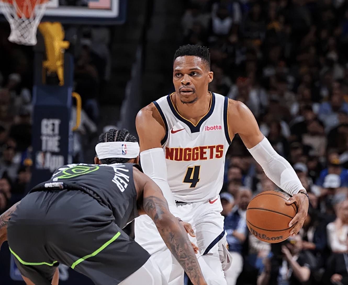 威少绝杀时刻，爵士点燃赛场，复出首战轰40分迎来胜利！的简单介绍