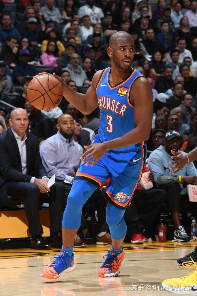 詹姆斯复出首秀出彩，俄克拉荷马城雷霆主场横扫马德里竞技，豪取25连胜(詹姆斯强大的原因)